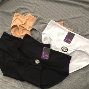 New with tags women’s underwear pack of 6